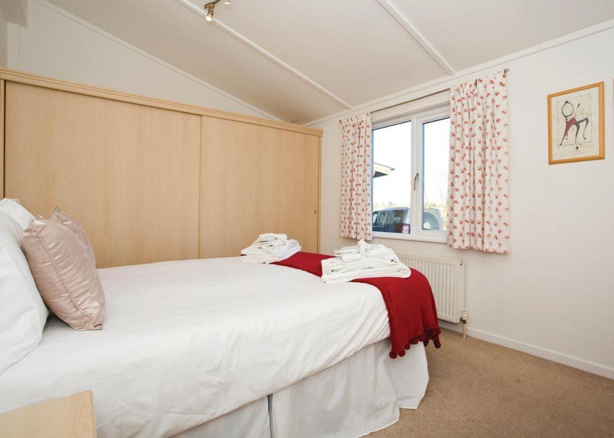 Dacre Lakeside Park Otel Brandesburton Dış mekan fotoğraf