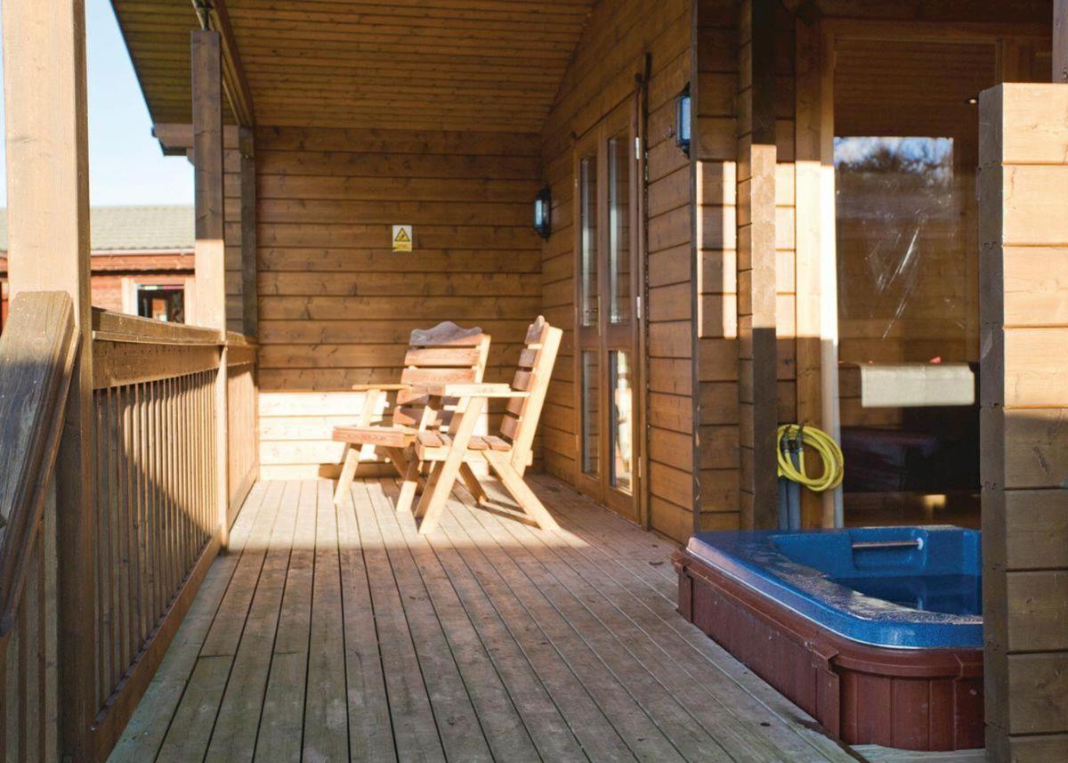 Dacre Lakeside Park Otel Brandesburton Dış mekan fotoğraf