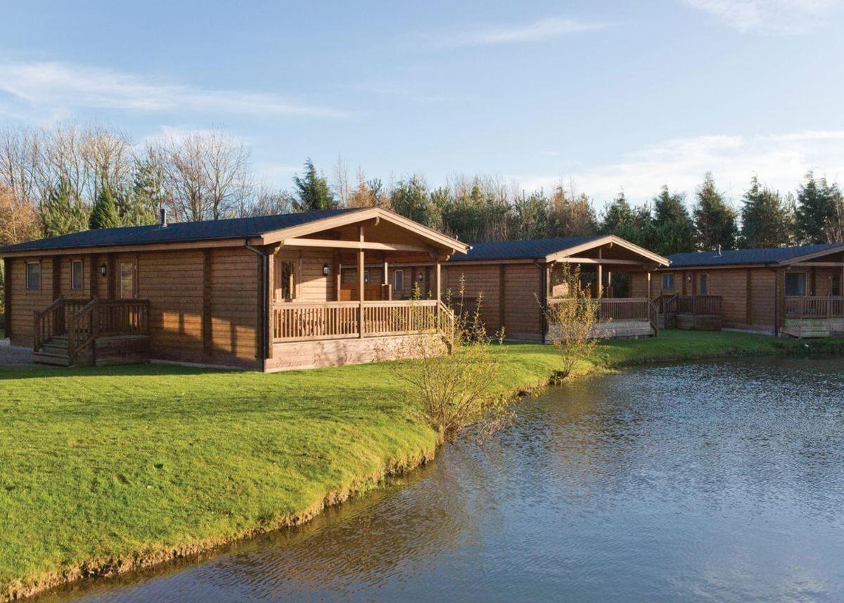 Dacre Lakeside Park Otel Brandesburton Dış mekan fotoğraf