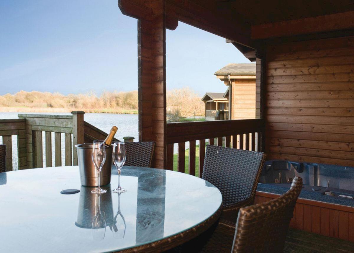 Dacre Lakeside Park Otel Brandesburton Dış mekan fotoğraf