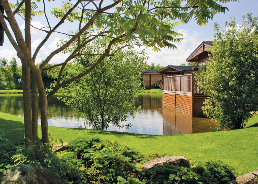 Dacre Lakeside Park Otel Brandesburton Dış mekan fotoğraf